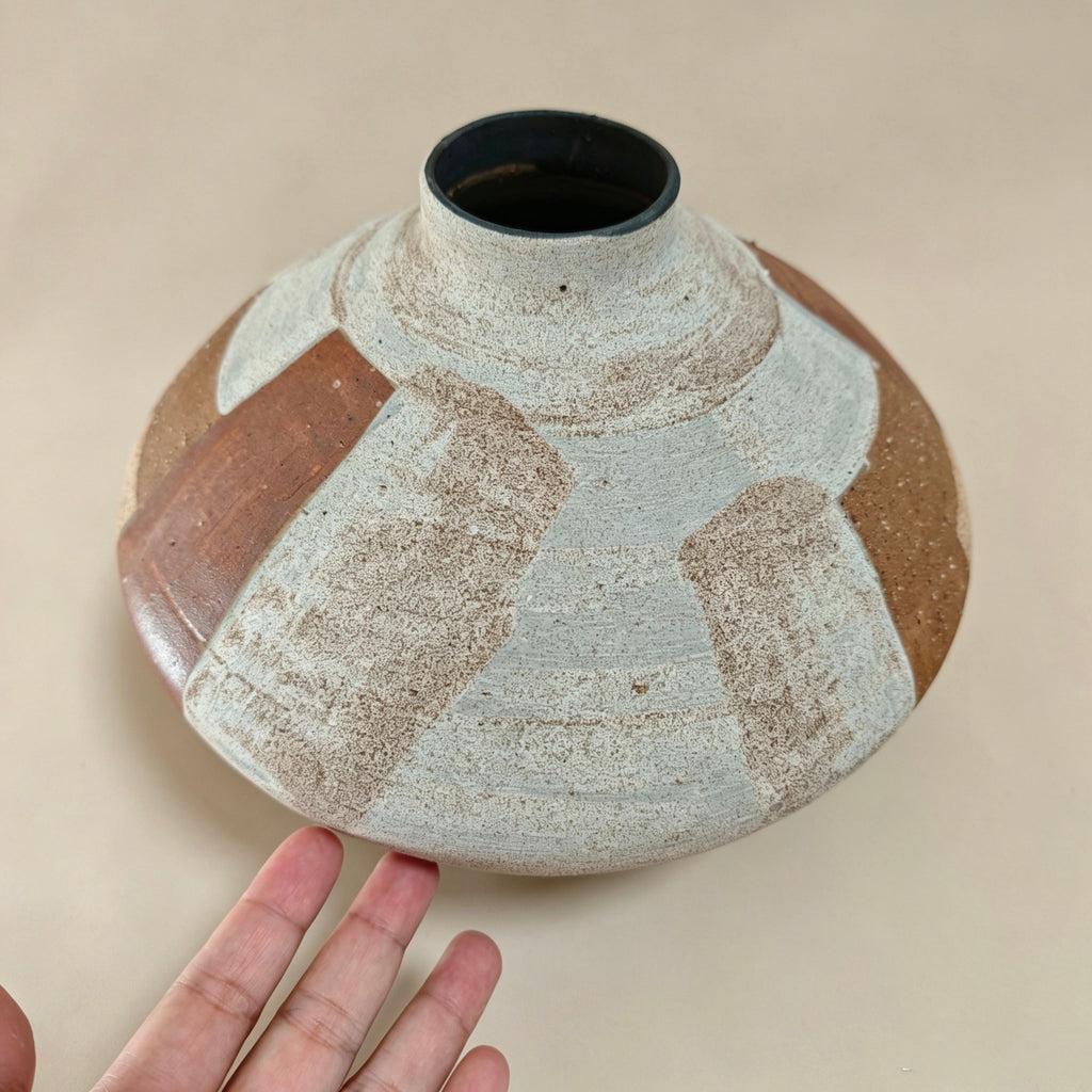 #102#a10b5 wabi sabi vase + DIY lamp kit